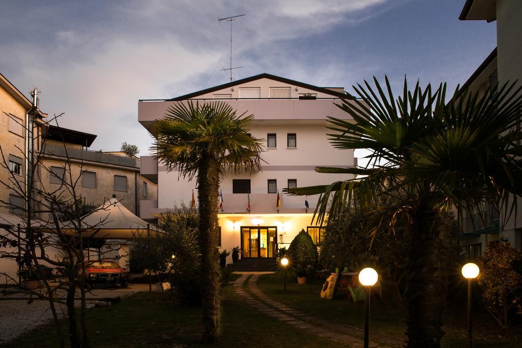 Albergo Ridente Lido di Jesolo Exterior photo